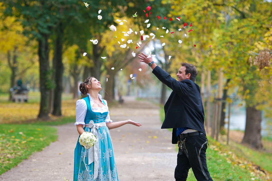 Hochzeit in Lederhose und Dirndl